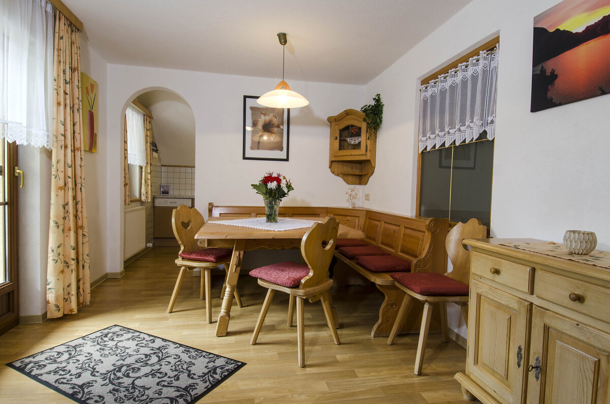  Gemütliche Panoramawohnung im Landhausstil mit herrlichem Ausblick – der gesamte 2. Stock gehört&hellip;