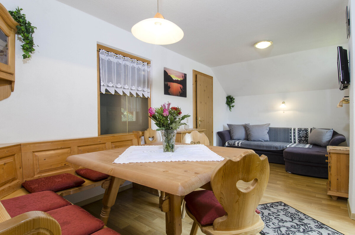 Gemütliche Panoramawohnung im Landhausstil mit herrlichem Ausblick – der gesamte 2. Stock gehört&hellip;