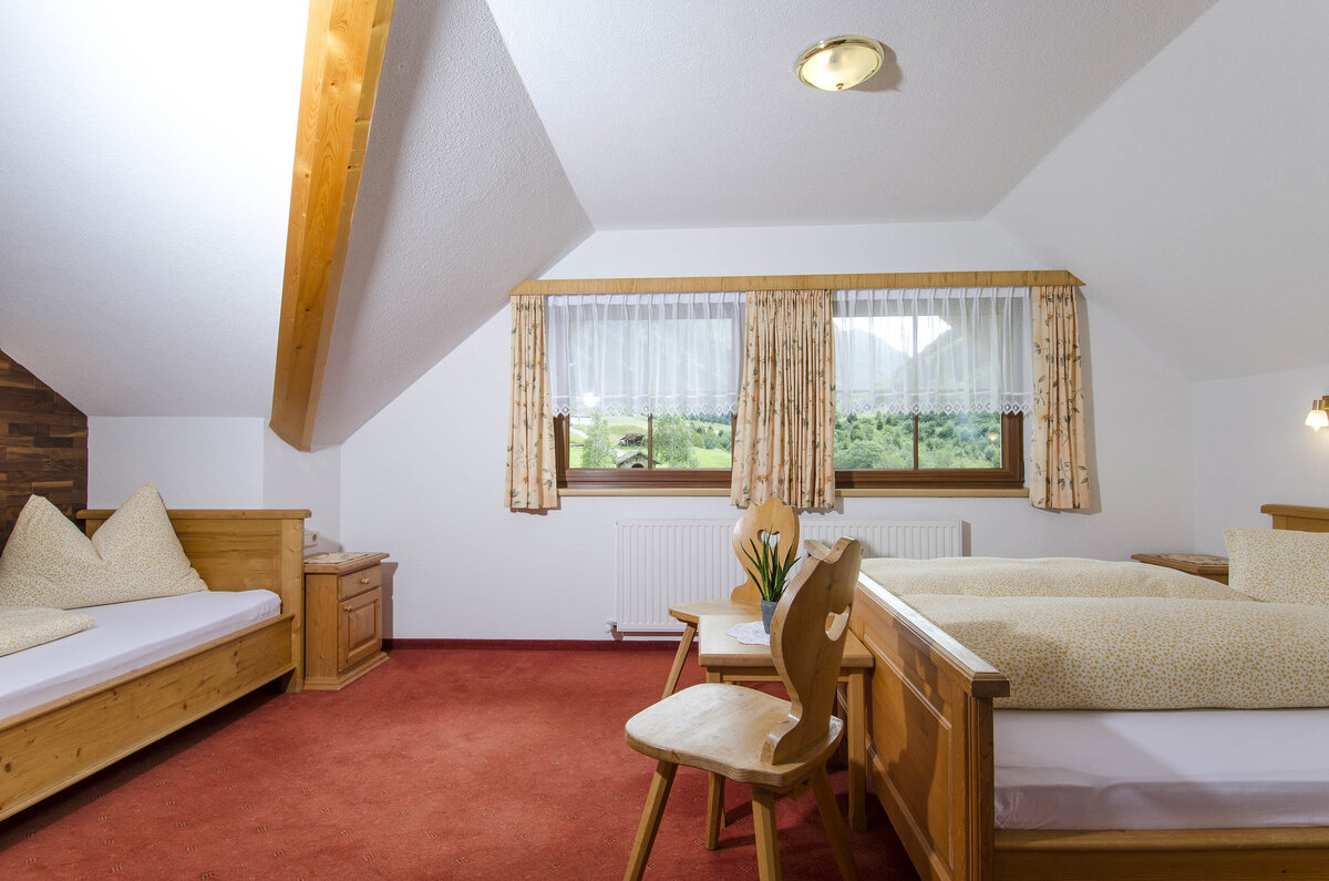  Gemütliche Panoramawohnung im Landhausstil mit herrlichem Ausblick – der gesamte 2. Stock gehört&hellip;